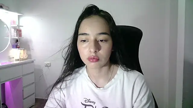 Snapshot of aineangeel chatting on November 6, 12:36 am aineangeel online show from November 6, 12:36 am