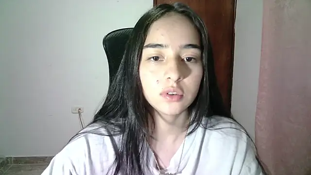 Snapshot of aineangeel chatting on October 28, 1:06 am aineangeel online show from October 28, 1:06 am