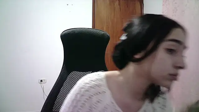 Snapshot of aineangeel chatting on September 27, 11:33 pm aineangeel online show from September 27, 11:33 pm