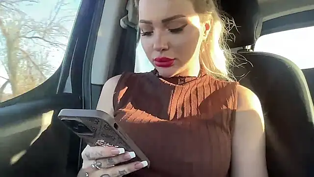 petitebeauty online show from December 3, 1:10 pm