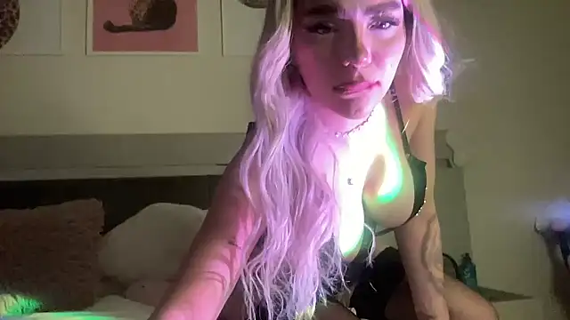 petitebeauty online show from March 7, 8:25 pm