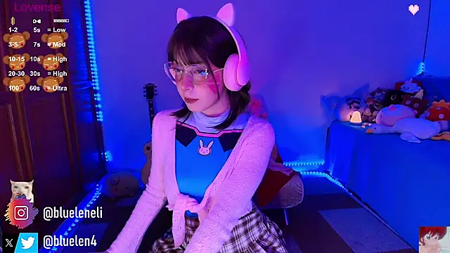 Snapshot of bluelen chatting on September 19, 8:07 am bluelen online show from September 19, 8:07 am