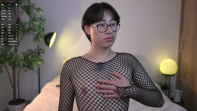 SrLuis18 online show from April 17, 10:45 pm