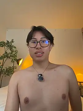 Snapshot of SrLuis18 chatting on April 20, 10:44 pm SrLuis18 online show from April 20, 10:44 pm