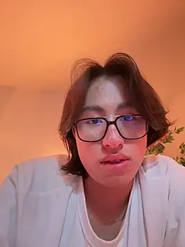 Snapshot of SrLuis18 chatting on December 18, 7:13 am SrLuis18 online show from December 18, 7:13 am