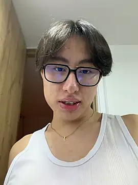 SrLuis18 online show from March 28, 4:46 am