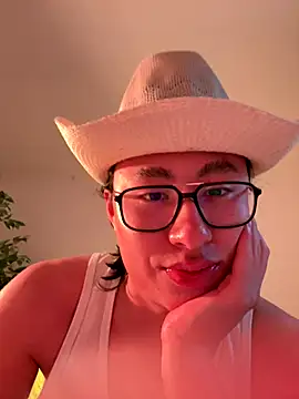 Snapshot of SrLuis18 chatting on November 7, 3:00 am SrLuis18 online show from November 7, 3:00 am