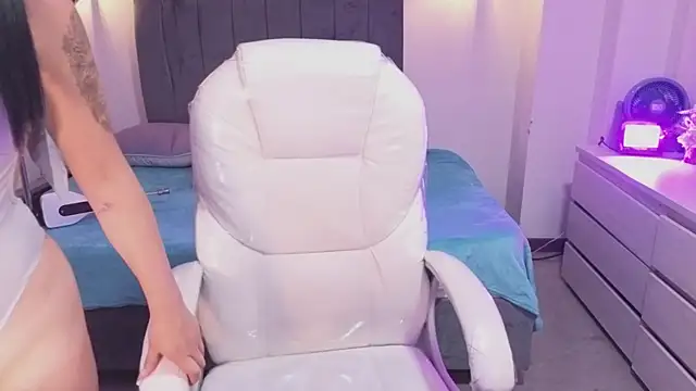 iam sofiia online show from March 27, 8:32 pm