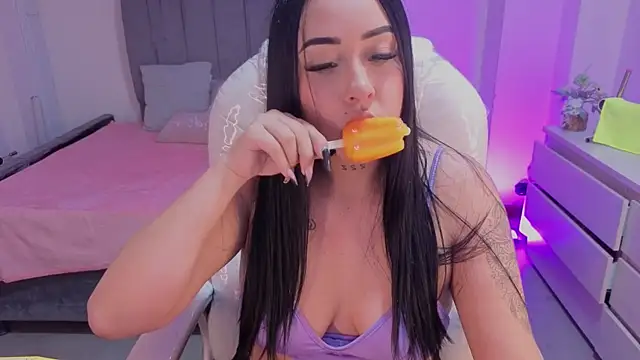 Snapshot of iam_sofiia chatting on July 10, 7:58 pm iam sofiia online show from July 10, 7:58 pm