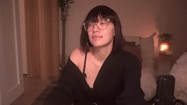 Snapshot of meganmei666 chatting on December 23, 3:07 am meganmei666 online show from December 23, 3:07 am