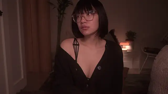 Snapshot of meganmei666 chatting on January 28, 2:43 am meganmei666 online show from January 28, 2:43 am