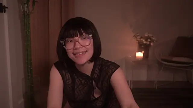 Snapshot of meganmei666 chatting on March 7, 2:36 am meganmei666 online show from March 7, 2:36 am