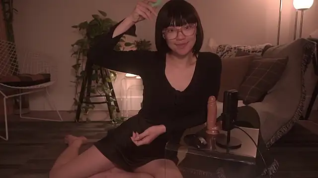 Snapshot of meganmei666 chatting on January 11, 3:02 am meganmei666 online show from January 11, 3:02 am