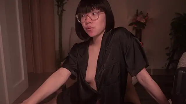 Snapshot of meganmei666 chatting on February 18, 3:21 am meganmei666 online show from February 18, 3:21 am