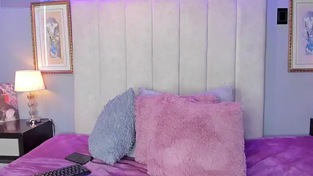 Snapshot of MarthinaBaker chatting on October 19, 1:47 pm MarthinaBaker online show from October 19, 1:47 pm