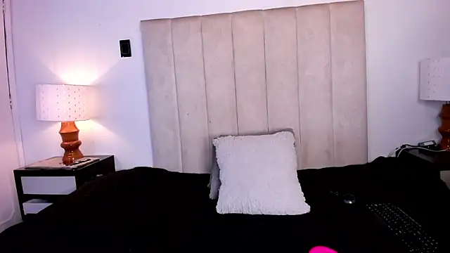 Snapshot of MarthinaBaker chatting on February 24, 12:17 pm MarthinaBaker online show from February 24, 12:17 pm