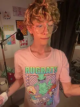 Snapshot of lyamthommpson chatting on February 11, 3:50 am lyamthommpson online show from February 11, 3:50 am