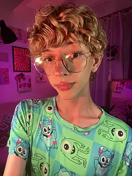 Snapshot of lyamthommpson chatting on February 22, 3:20 am lyamthommpson online show from February 22, 3:20 am