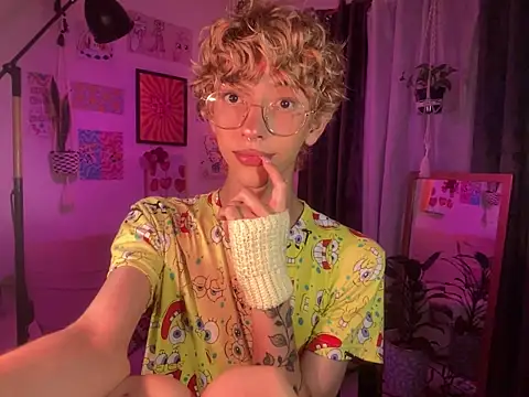 Snapshot of lyamthommpson chatting on February 23, 4:14 am lyamthommpson online show from February 23, 4:14 am