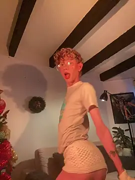 lyamthommpson online show from December 1, 8:10 pm