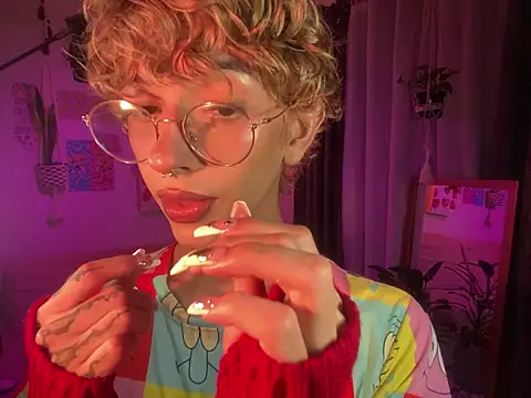 Snapshot of lyamthommpson chatting on February 24, 4:35 am lyamthommpson online show from February 24, 4:35 am