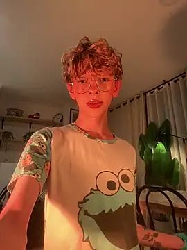 lyamthommpson online show from November 29, 8:14 am