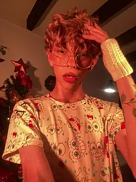 Snapshot of lyamthommpson chatting on December 15, 7:41 pm lyamthommpson online show from December 15, 7:41 pm