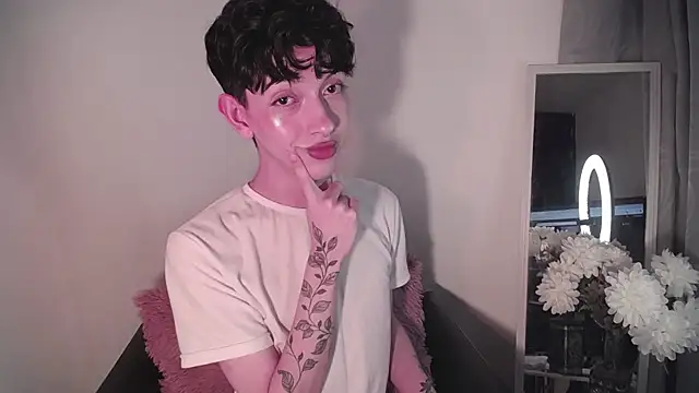 lyamthommpson online show from February 8, 4:14 am