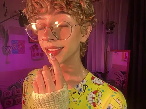 Snapshot of lyamthommpson chatting on March 1, 3:17 am lyamthommpson online show from March 1, 3:17 am