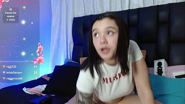 Snapshot of megan_lover chatting on June 25, 5:12 am megan lover online show from June 25, 5:12 am