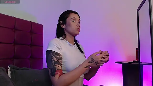 megan lover online show from December 5, 3:05 am