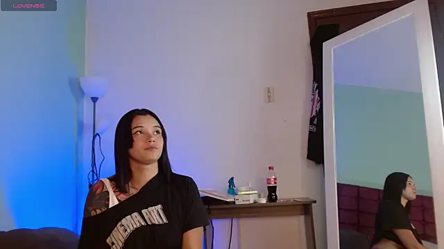 megan lover online show from April 5, 3:02 am