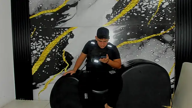 sweethot    online show from September 25, 2:23 pm