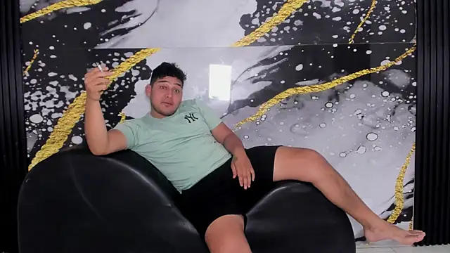 sweethot    online show from October 5, 1:46 pm