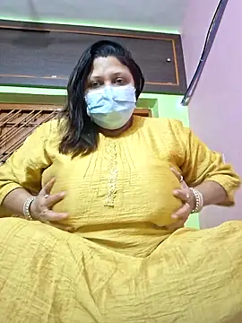 Snapshot of kunjan789 chatting on January 18, 2:14 am kunjan789 online show from January 18, 2:14 am