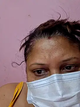 Snapshot of kunjan789 chatting on October 17, 2:37 am kunjan789 online show from October 17, 2:37 am