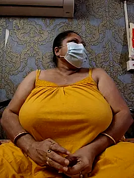 Snapshot of kunjan789 chatting on November 22, 6:18 pm kunjan789 online show from November 22, 6:18 pm