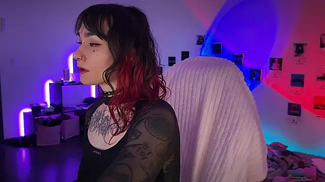 deadlysweet online show from February 14, 3:51 am