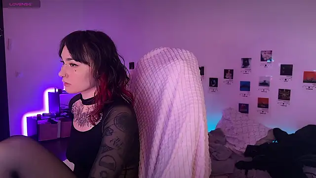 deadlysweet online show from February 23, 4:51 pm