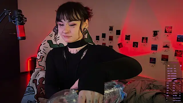 deadlysweet online show from January 10, 2:18 am