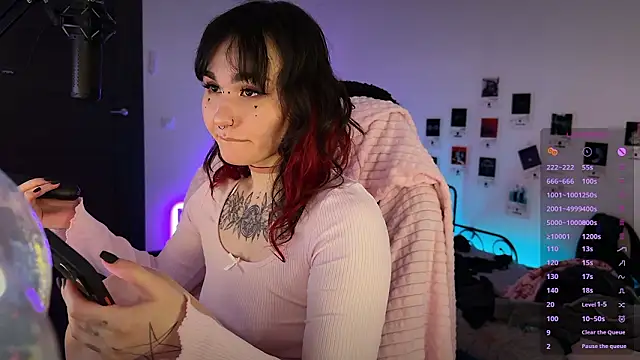 deadlysweet online show from February 11, 2:22 am