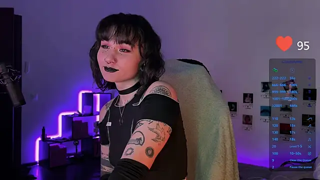 deadlysweet online show from March 21, 12:29 am