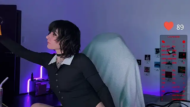 deadlysweet online show from February 12, 4:54 am