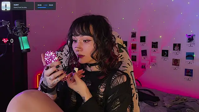 deadlysweet online show from October 3, 1:20 am