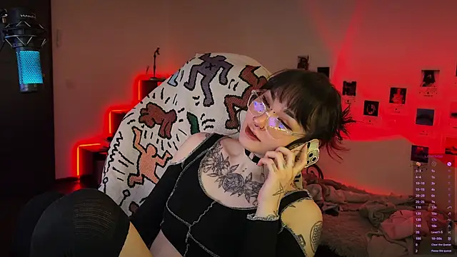 deadlysweet online show from January 7, 4:28 am