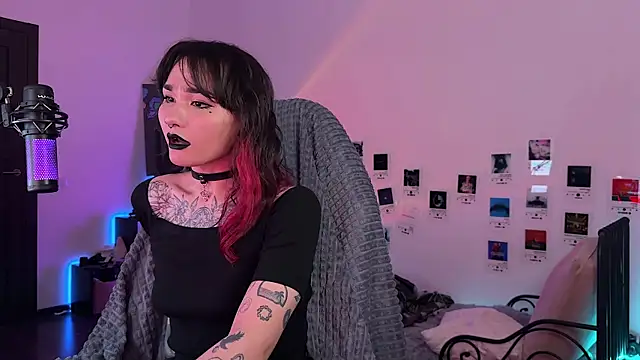 deadlysweet online show from June 14, 7:04 pm