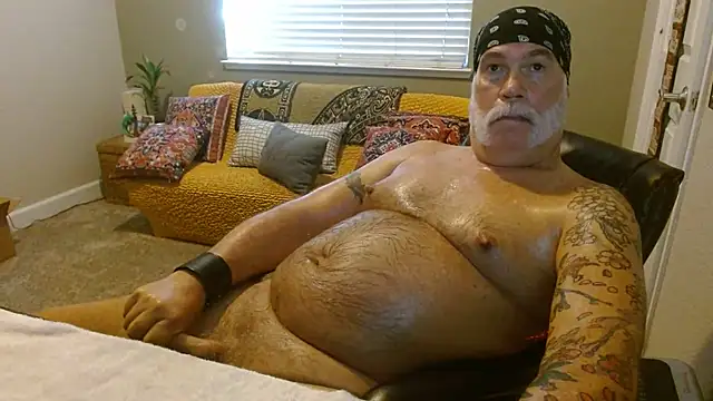 Snapshot of musclebearnips chatting on October 21, 6:07 pm musclebearnips online show from October 21, 6:07 pm