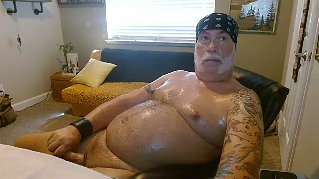 Snapshot of musclebearnips chatting on July 15, 5:31 pm musclebearnips online show from July 15, 5:31 pm