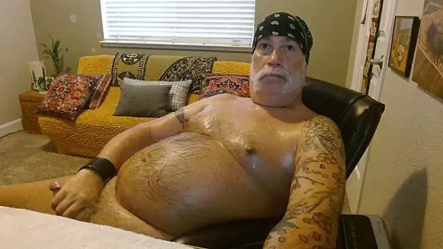 Snapshot of musclebearnips chatting on November 4, 7:06 pm musclebearnips online show from November 4, 7:06 pm