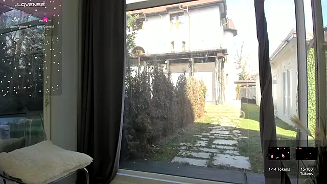 Snapshot of Selena_Reeves chatting on March 7, 8:56 am Selena Reeves online show from March 7, 8:56 am